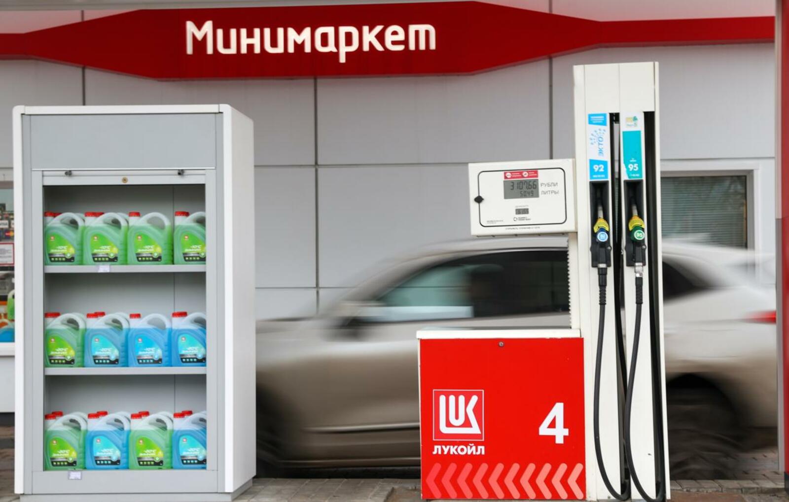 Дәүләт думасында балаларга бензин сатуны тыюны тикшерәләр