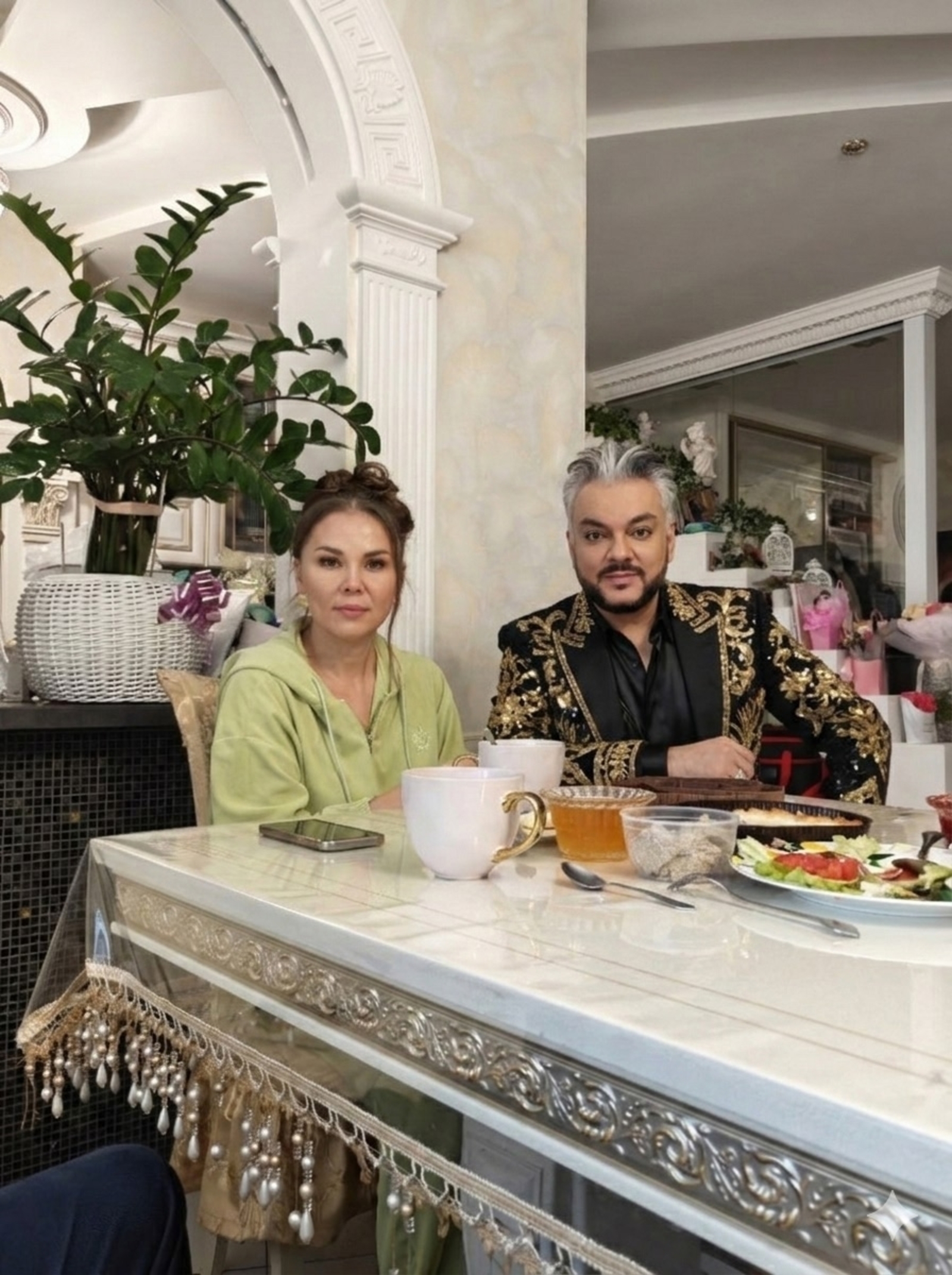 "Шәңгәне мактый-мактый ашады"