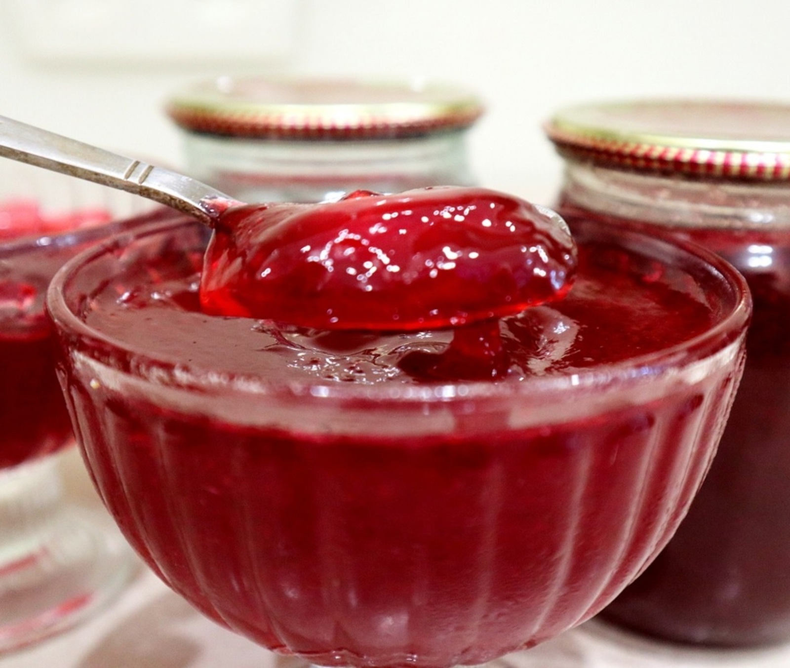 Кызыл карлыганнан тәмле желе