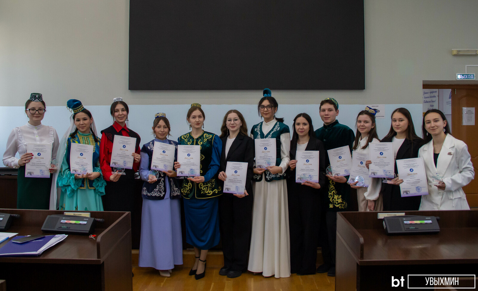 Милләтебез киләчәге – яшьләребез кулында!