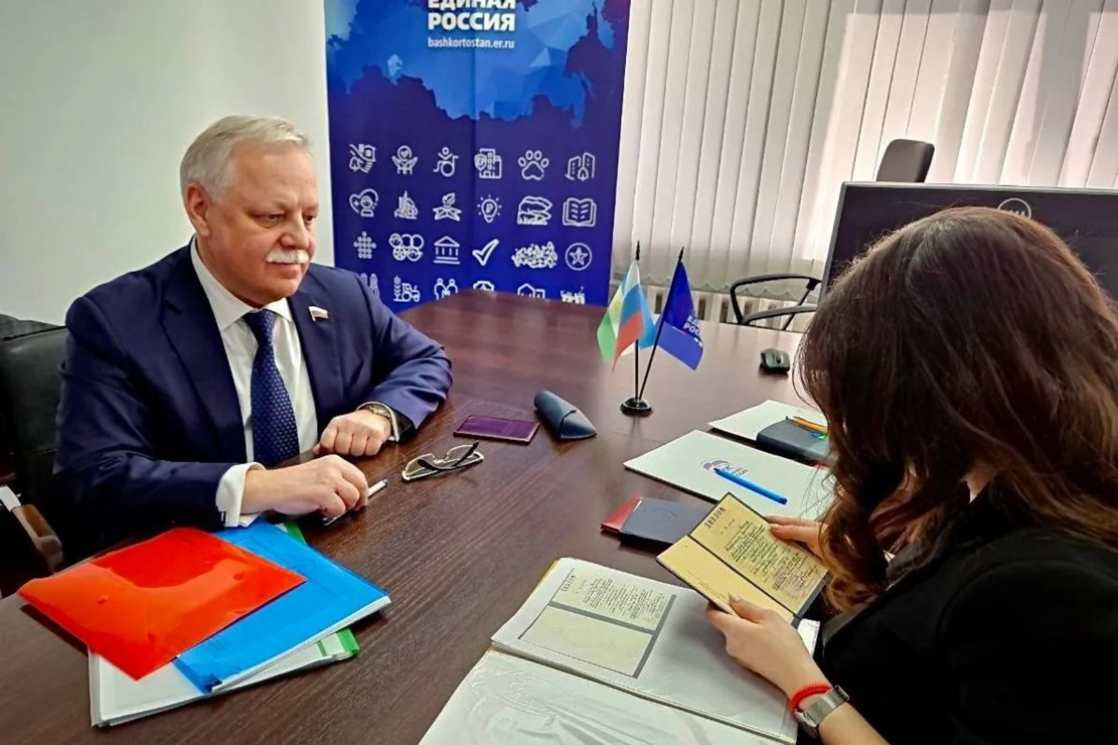 Кандидатлардан документлар кабул ителә