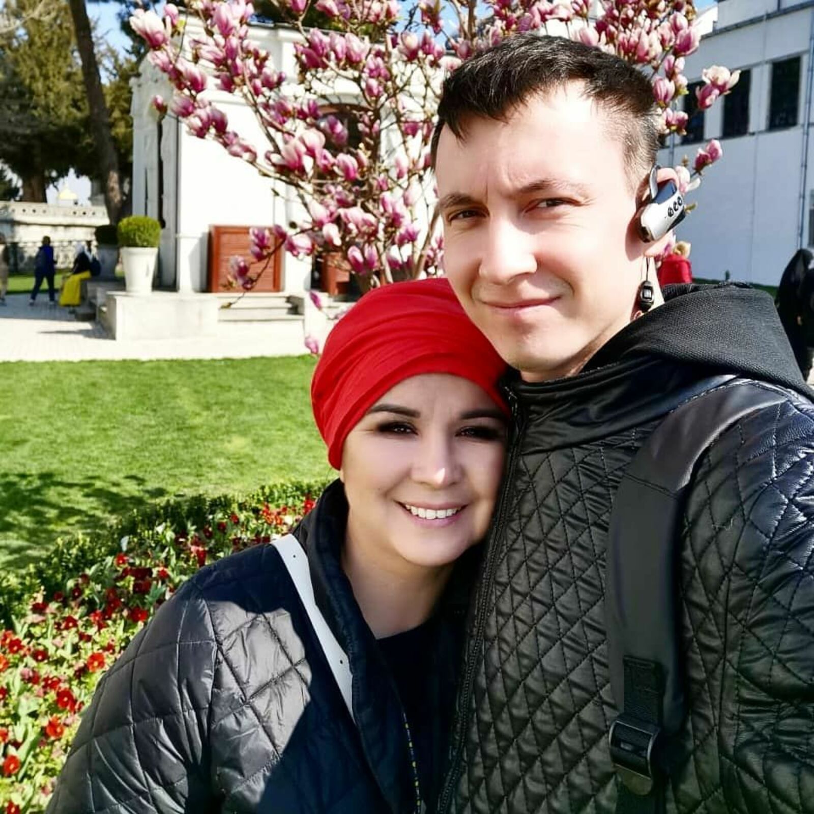 "Максым шәрабны чыгарып түкте..."