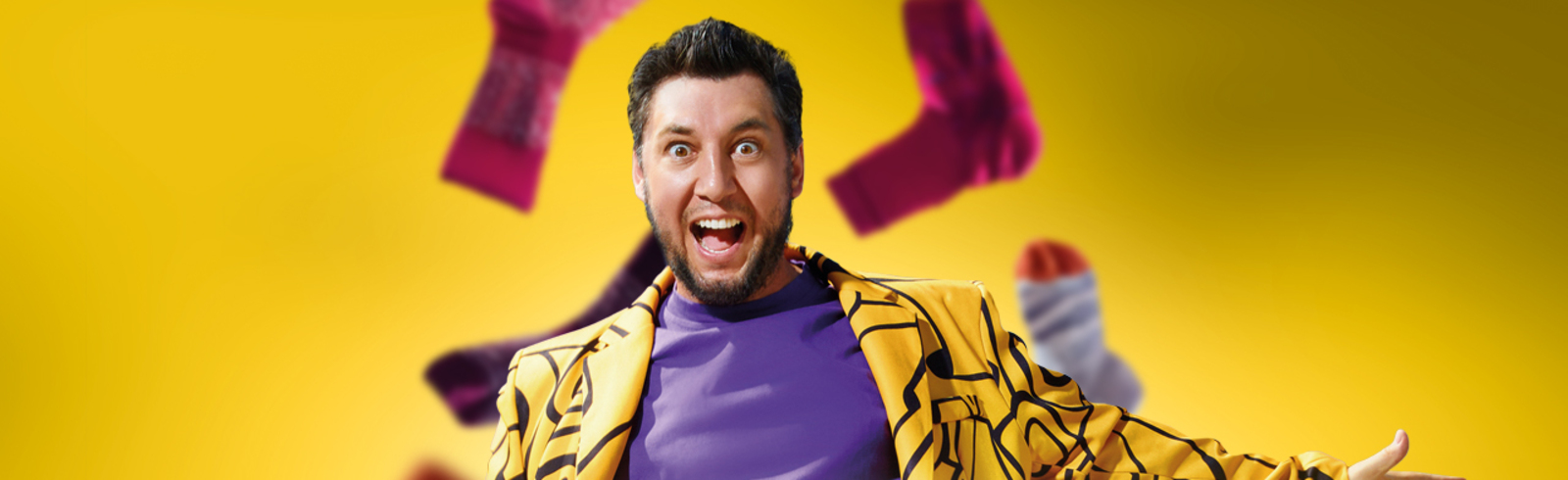 Фирдусның бармагы чыгып тора....