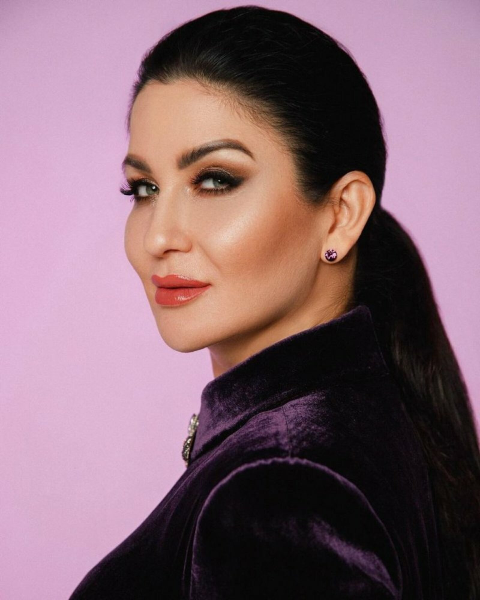 "Мин эшлим, ул үбешеп басып тора..."