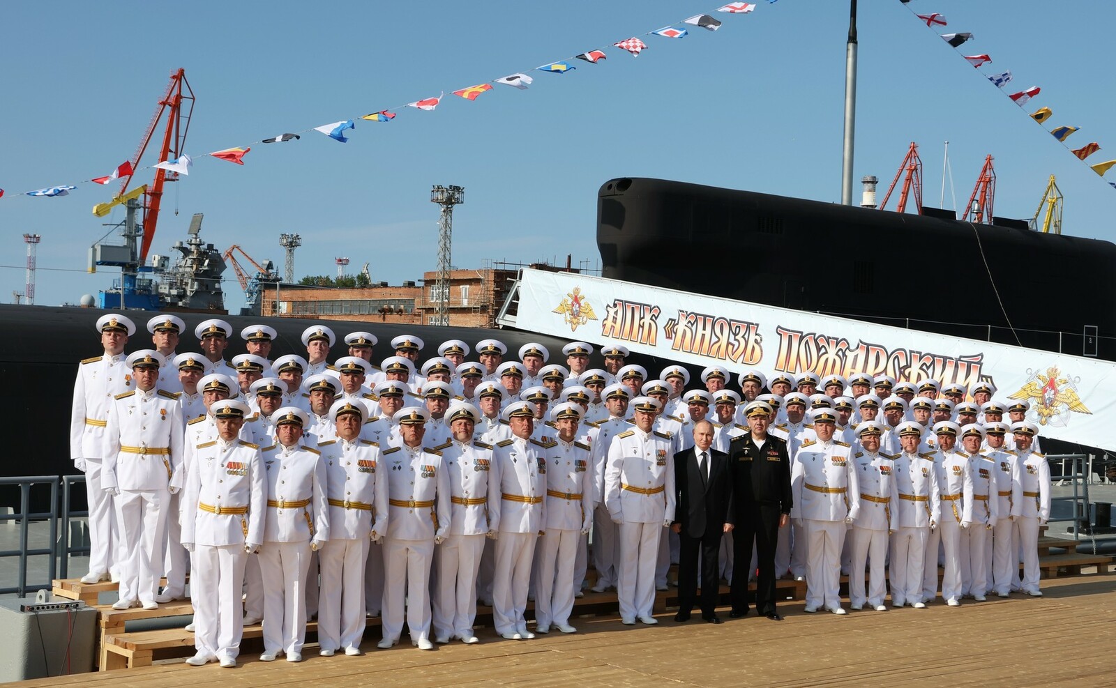 Владимир Путин флотны үстерү буенча киңәшмә үткәрде