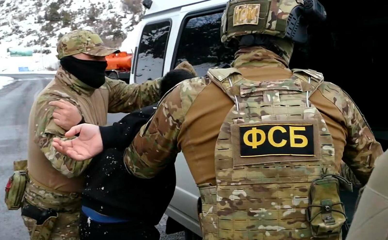 Бер террорчы үтерелгән, икенчесе тоткарл