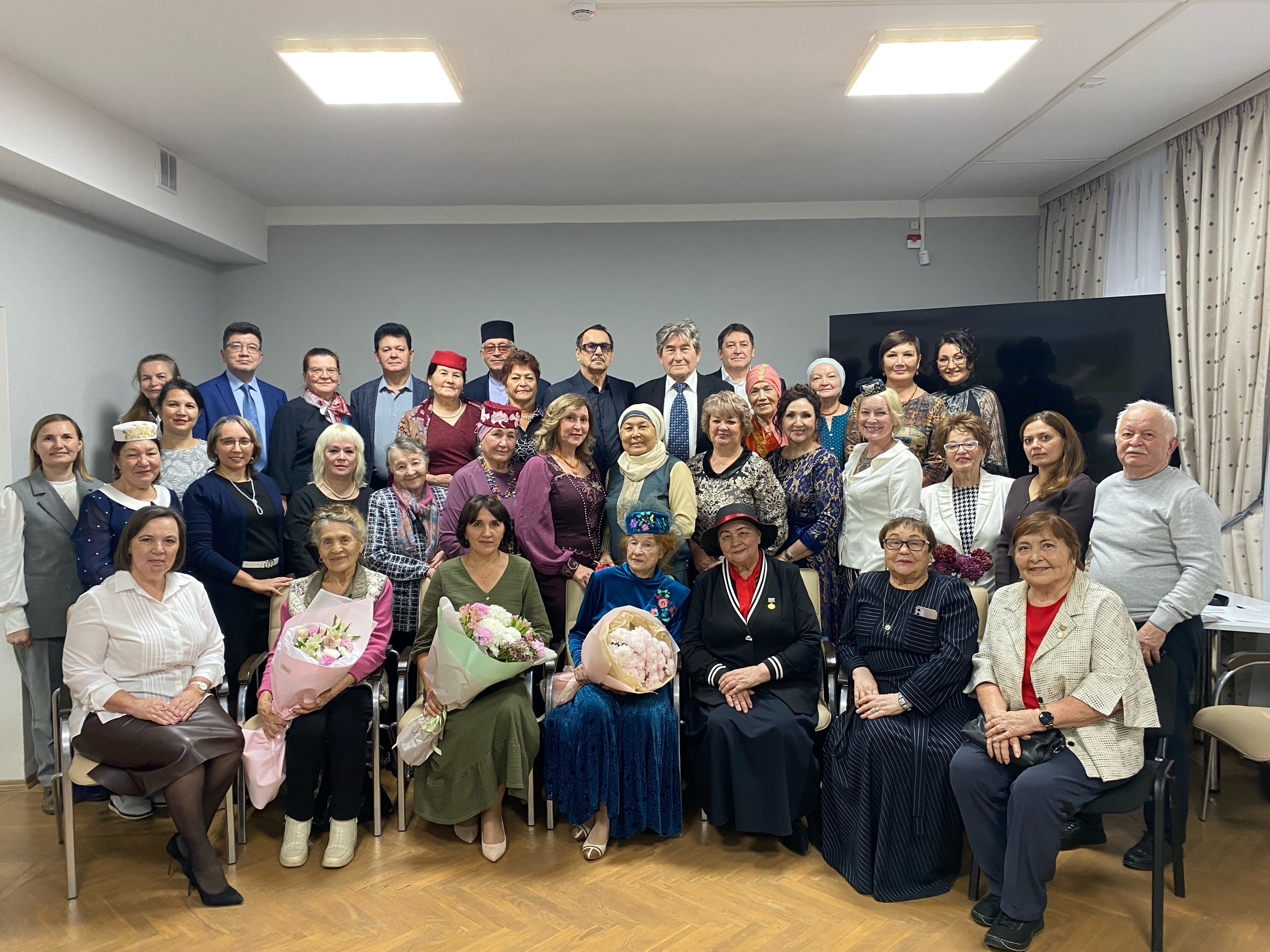 “Җырлар белән генә яшим мин!”