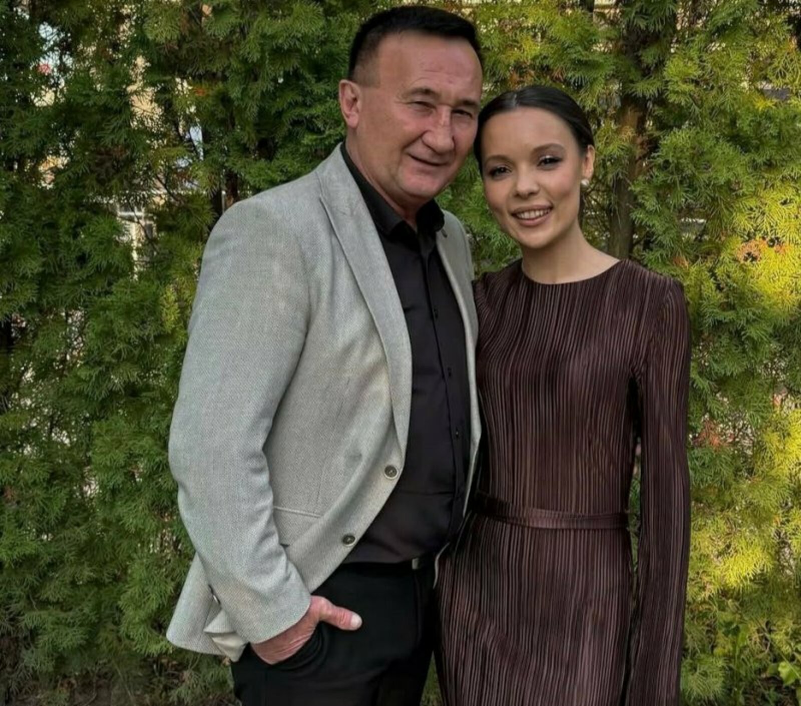 "Мин аның белән акча өчен..."