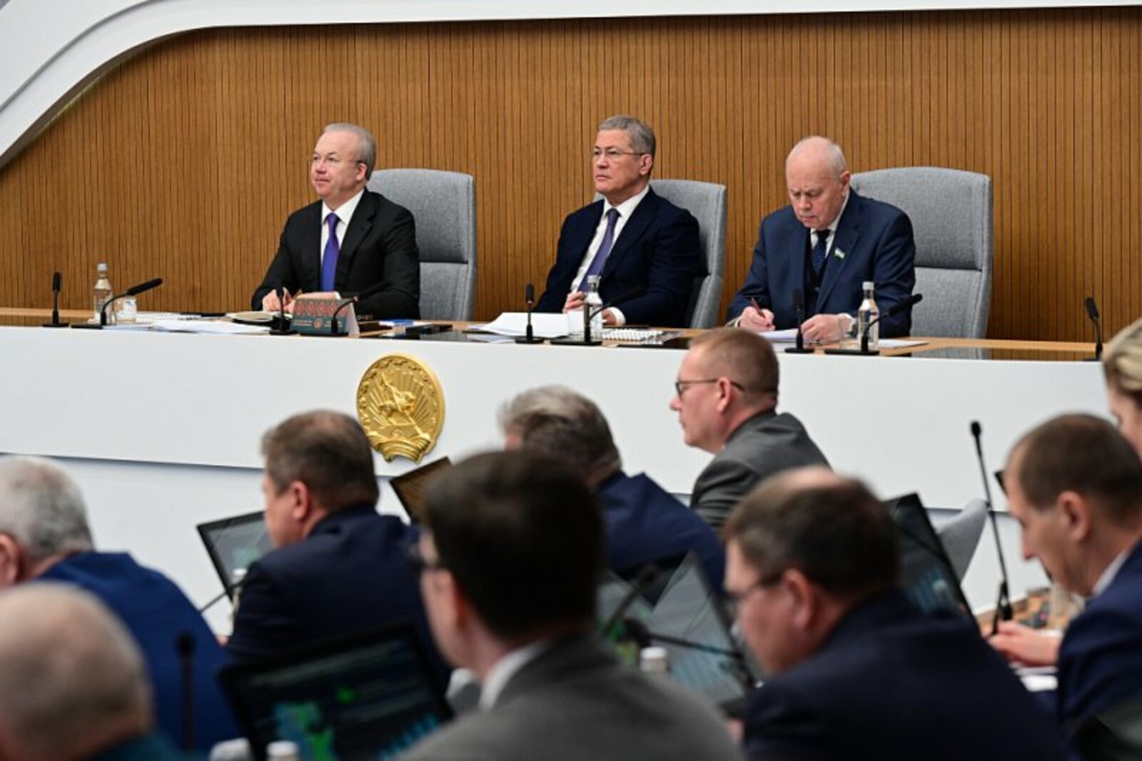 “Төп бурычны хәл итәргә кирәк!”