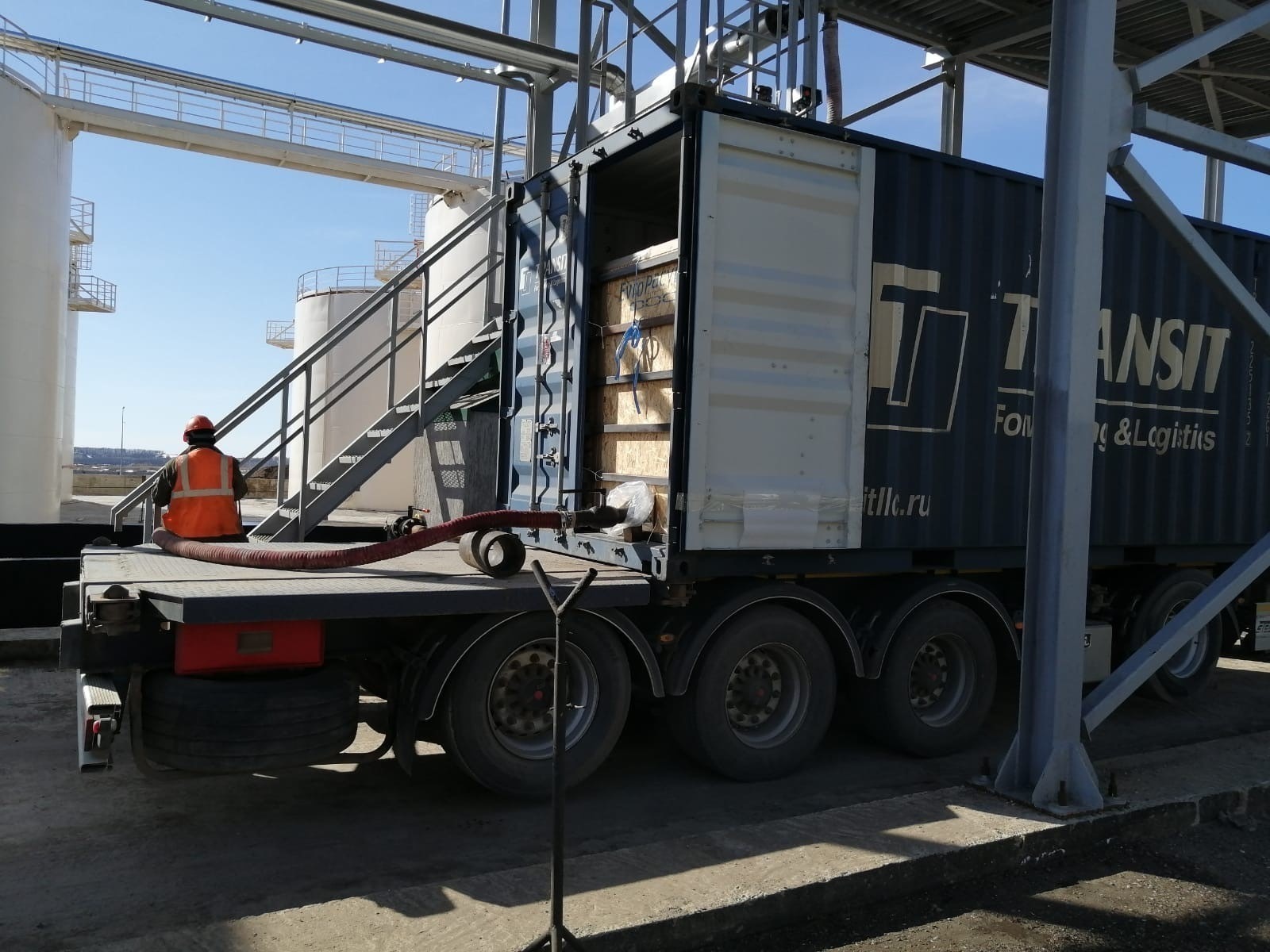 Чираттагы рапс мае Кытайга озатылды