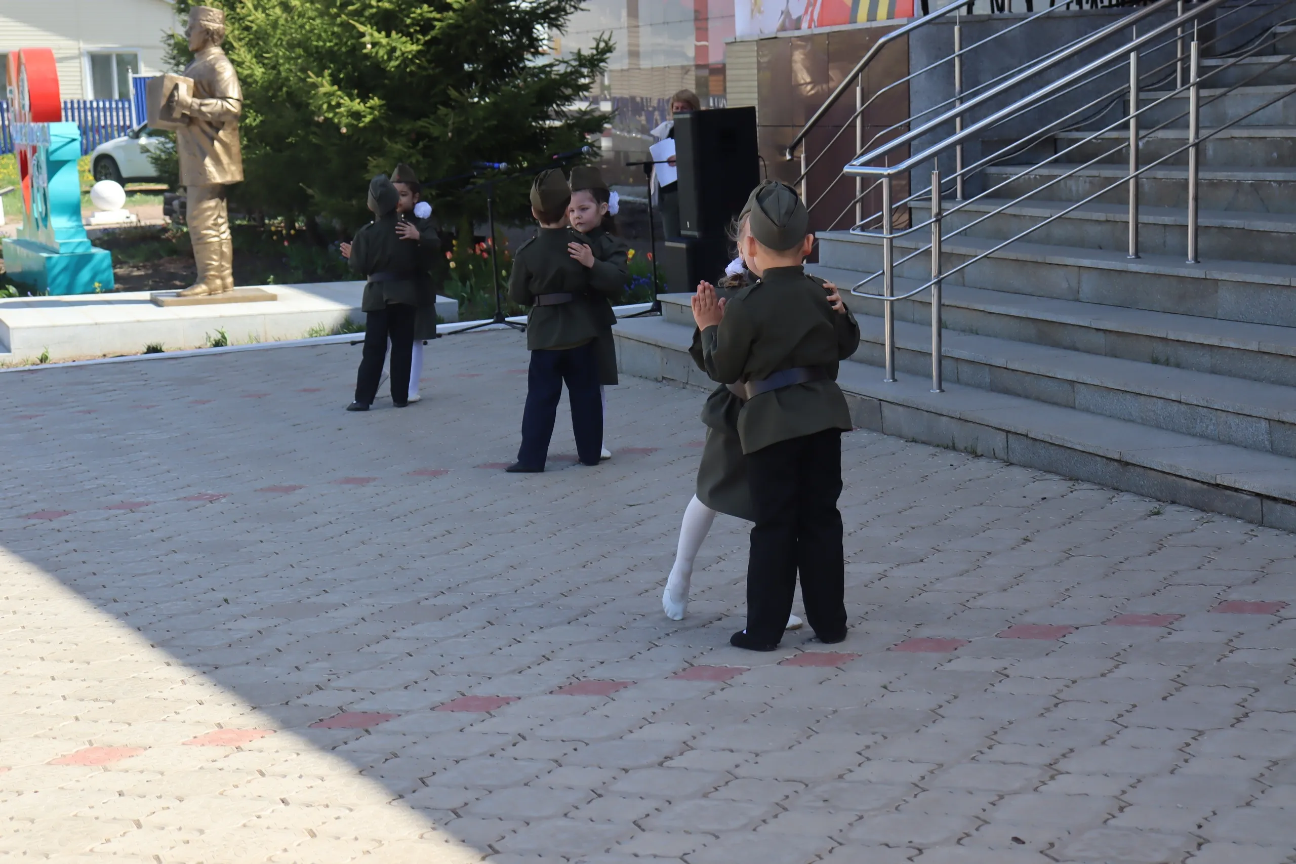 Җиңү кайтавазы күңелләрдә