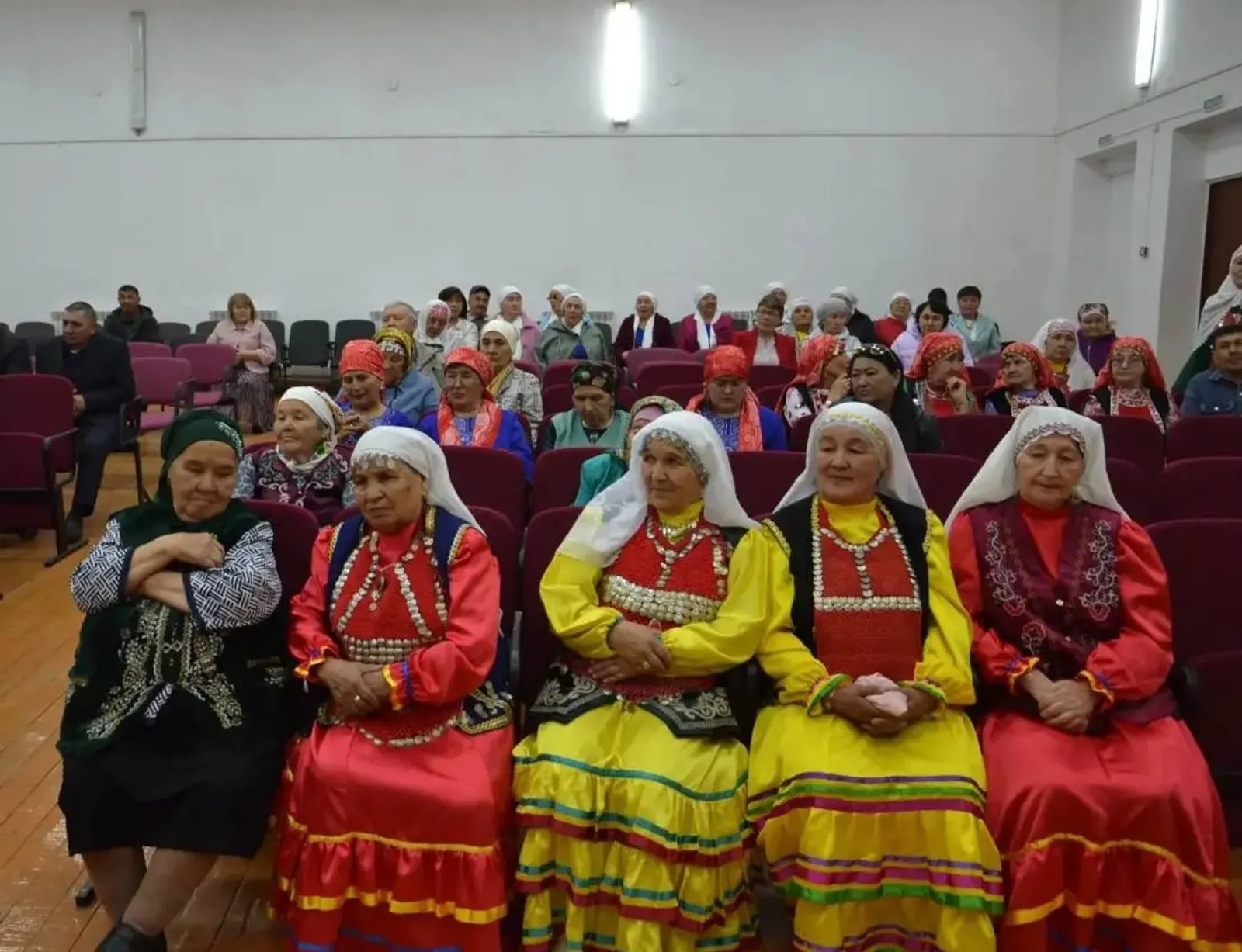 Иҗтимагый палатаның күчмә диалог мәйданчыклары сериясе узды