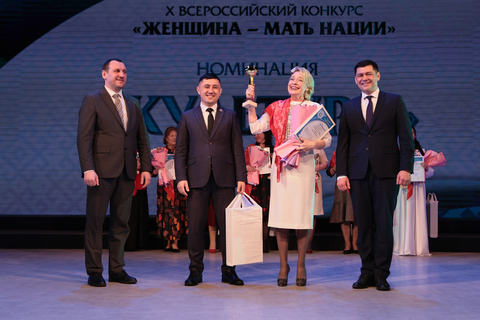 Фидакарь хезмәт үрнәге