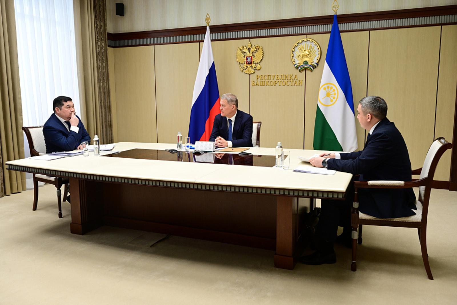 Радий Хәбиров мәгариф өлкәсе буенча киңәшмәдә катнашты