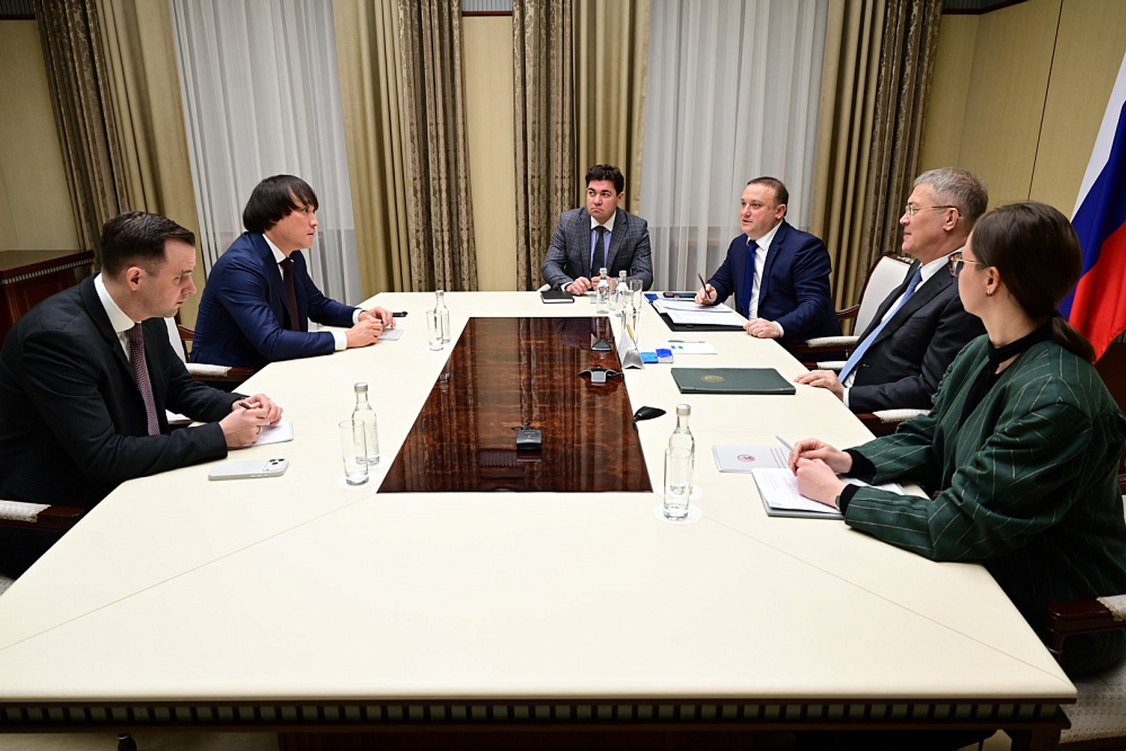 Радий Хәбиров Дәүләт думасы комитетлары рәисләре белән очрашты