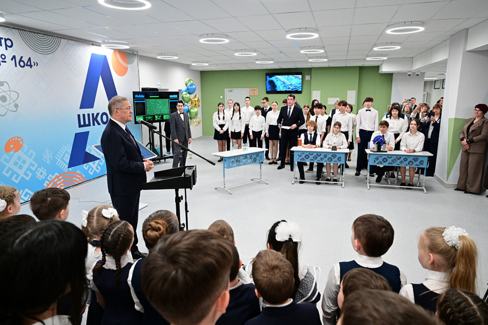 "Мәктәп Ватанны яратучы кешеләр тәрбияләсен!"