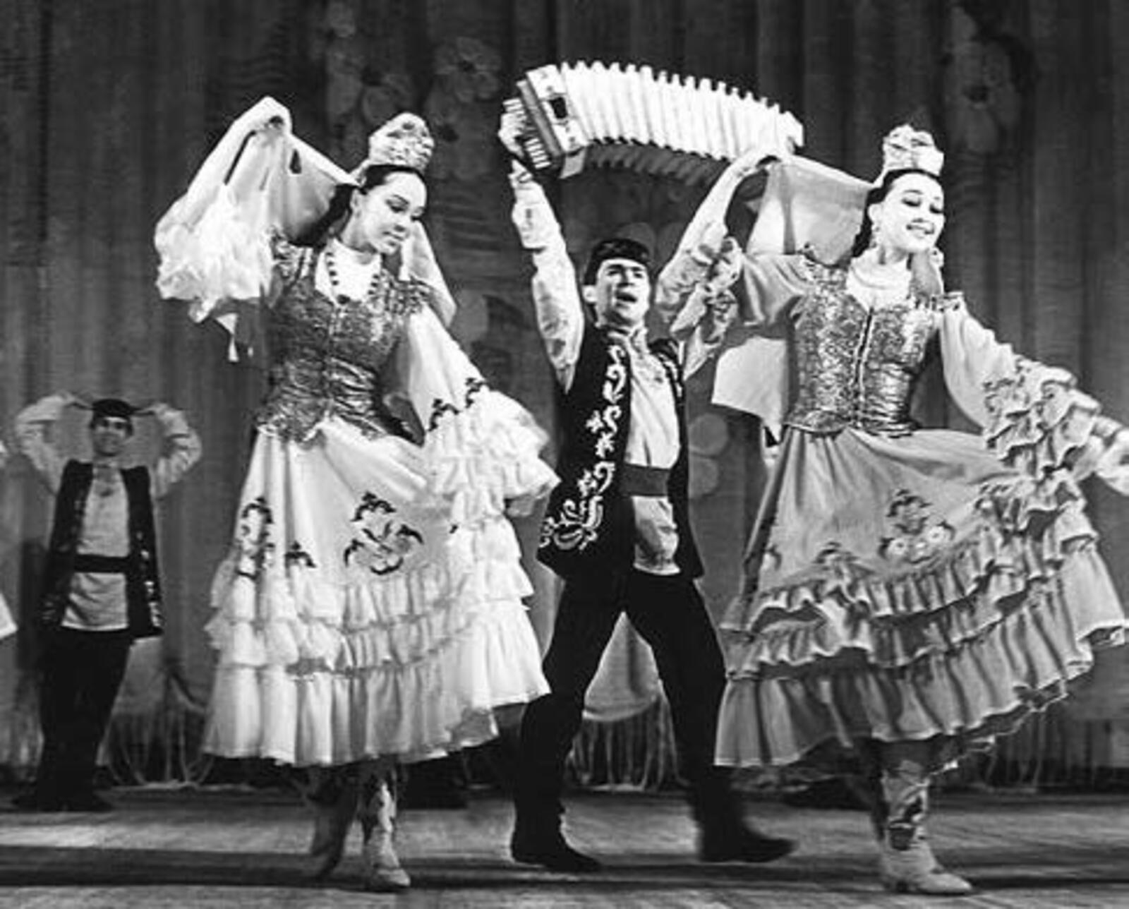 Гореф-гадәтләребездә ватанпәрвәрлек көче!