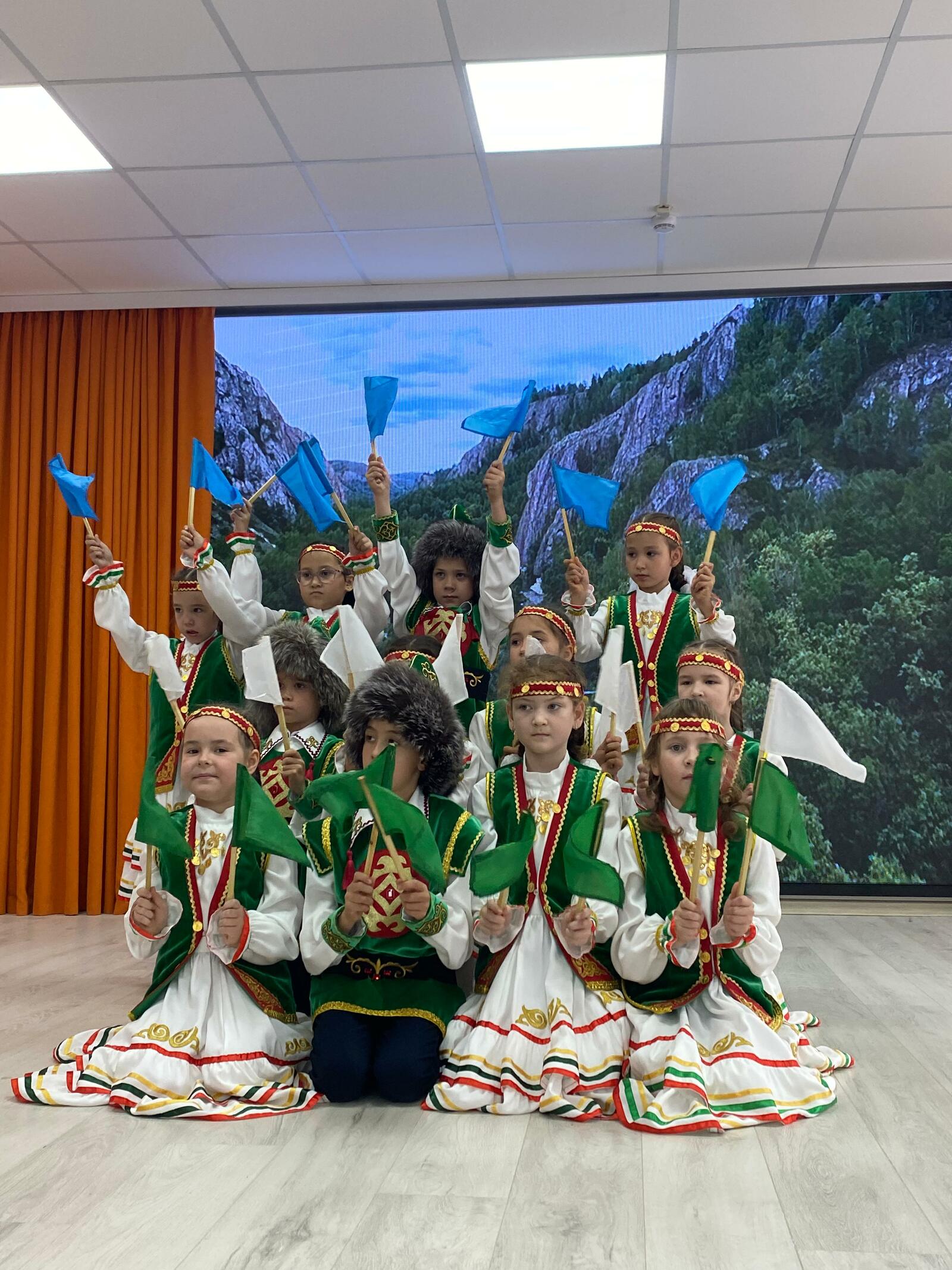 Югары Яркәйдә сәләтле балалар осталыкларын күрсәтте