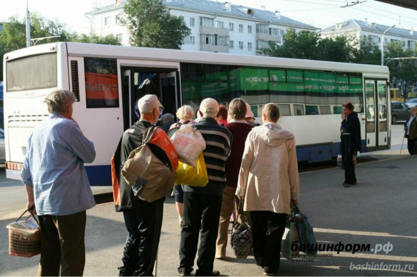 "Командировкада"гы иремне тукталышта күрдем..."