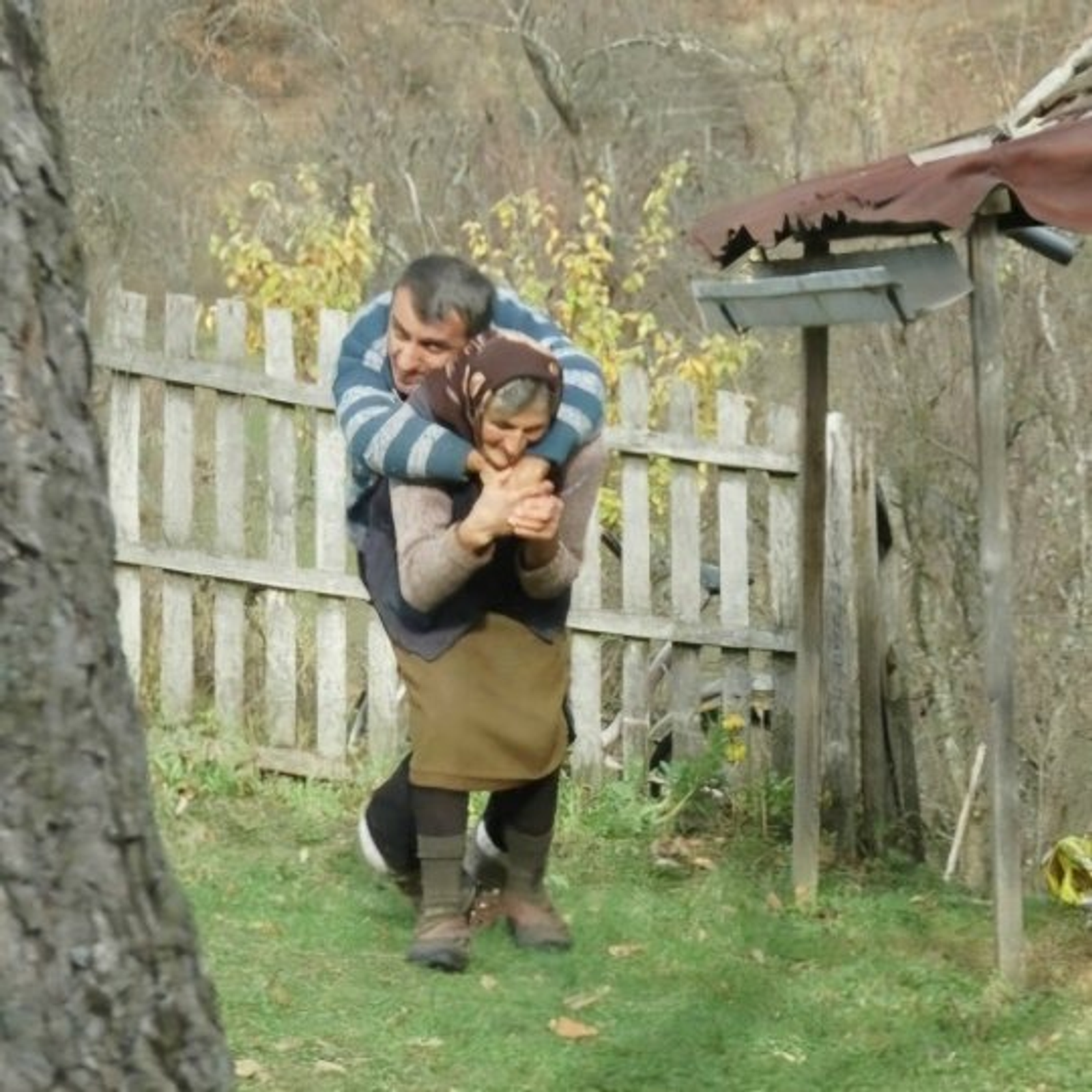 Алтмыш ел улын аркасына кочтырып йөртә