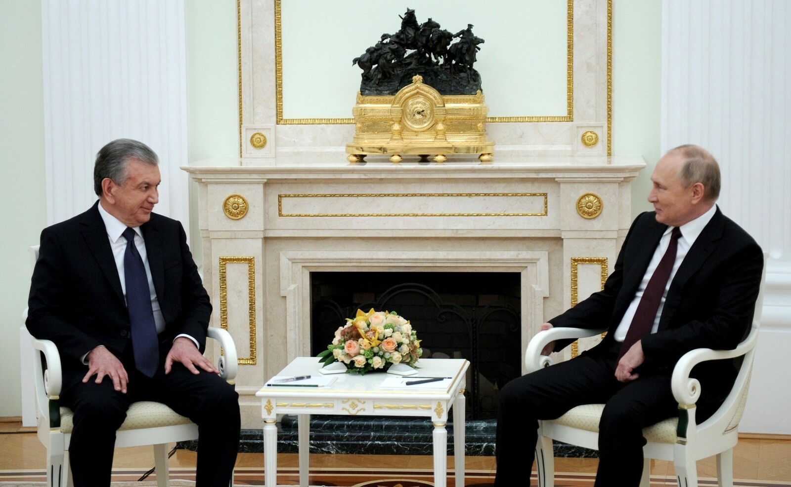 Владимир Путин Үзбәкстан Президенты белән очрашты