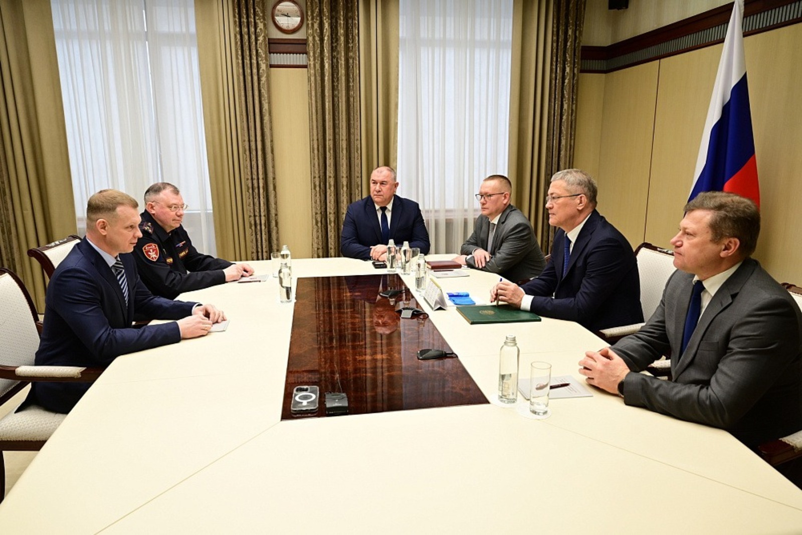 Радий Хәбиров Александр Голуб белән очрашты