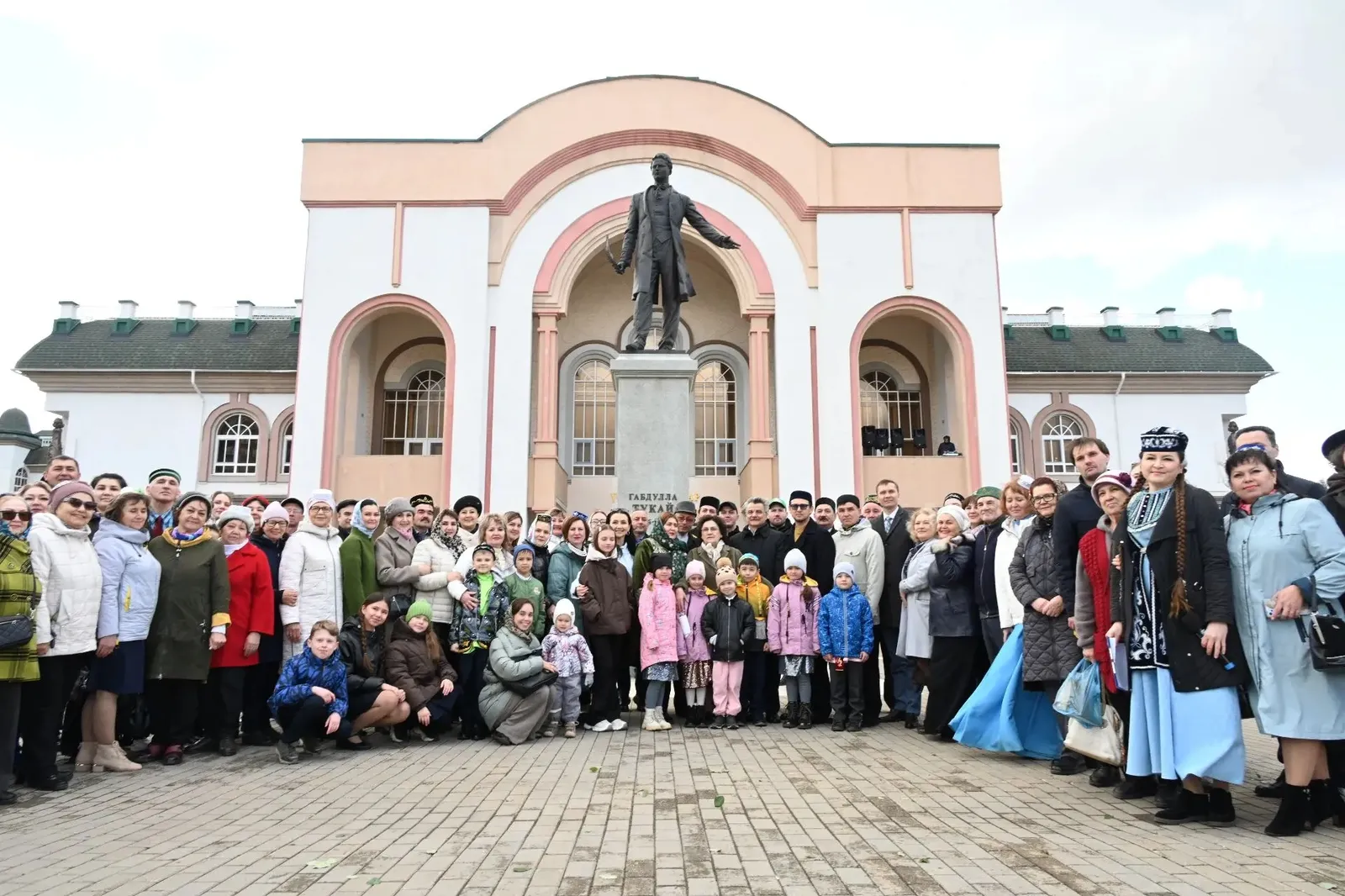 Бар бер ямь бүген...