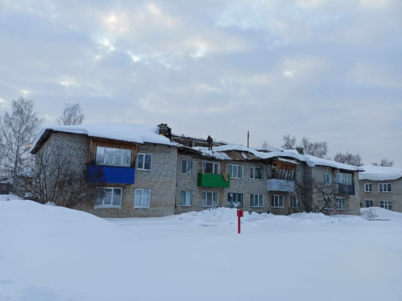 Түбәдән - кар, кардан түбә ишелгән