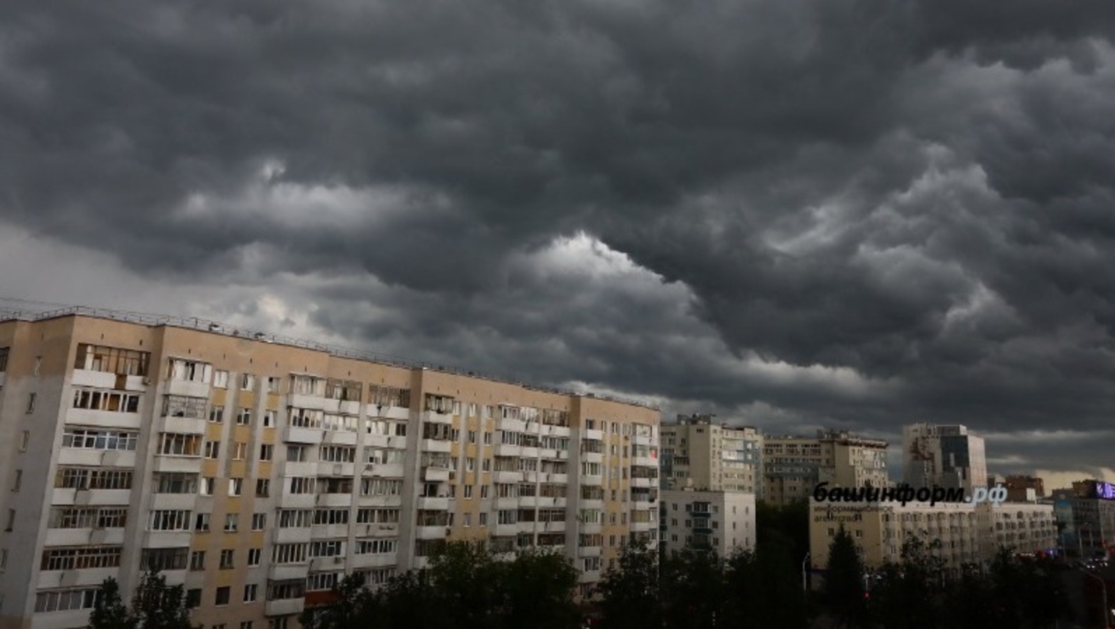 Ирләргә тыныч хатын-кызлар белән "скучно"