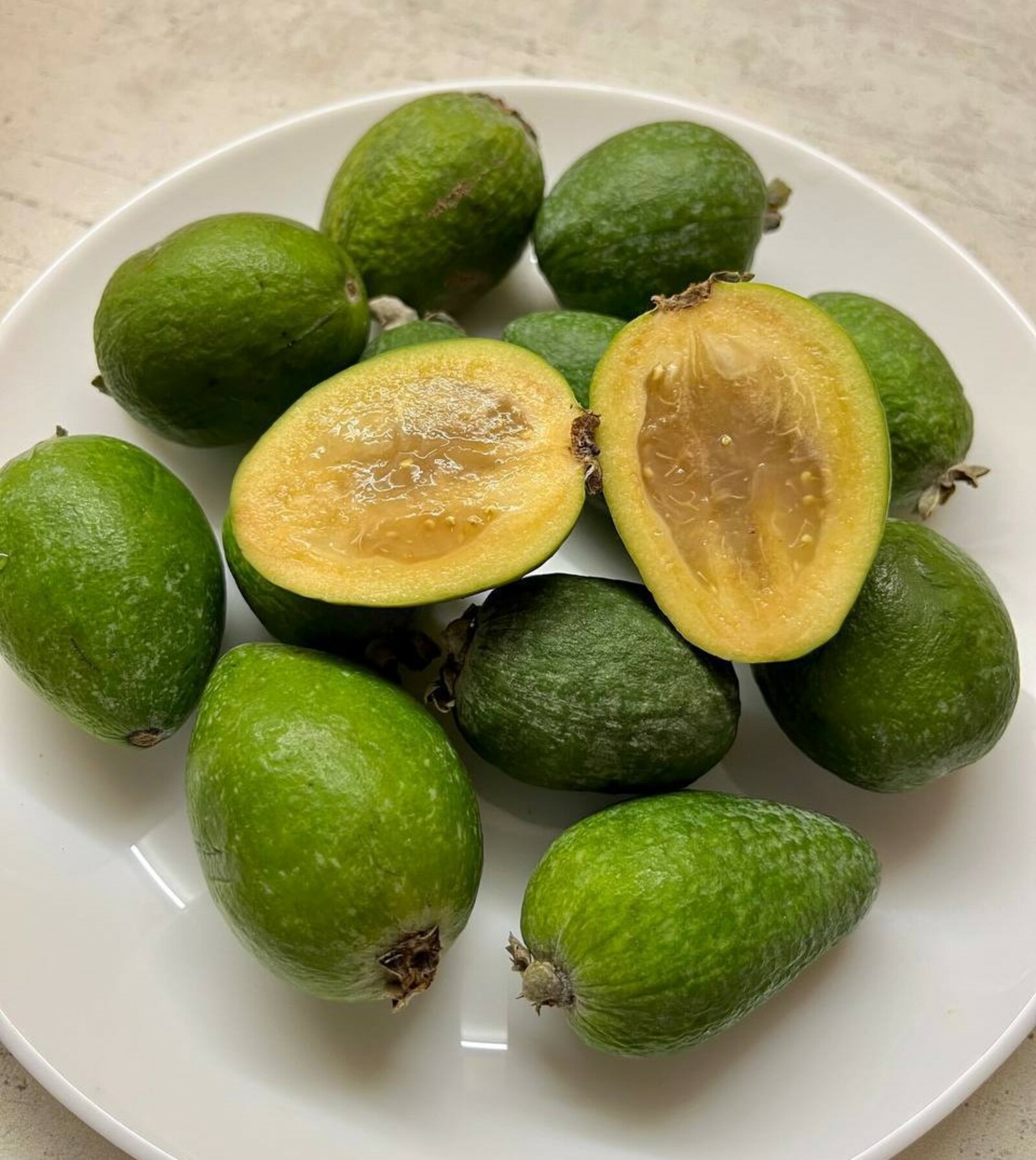 Фейхоа нәрсәдән файдалы?