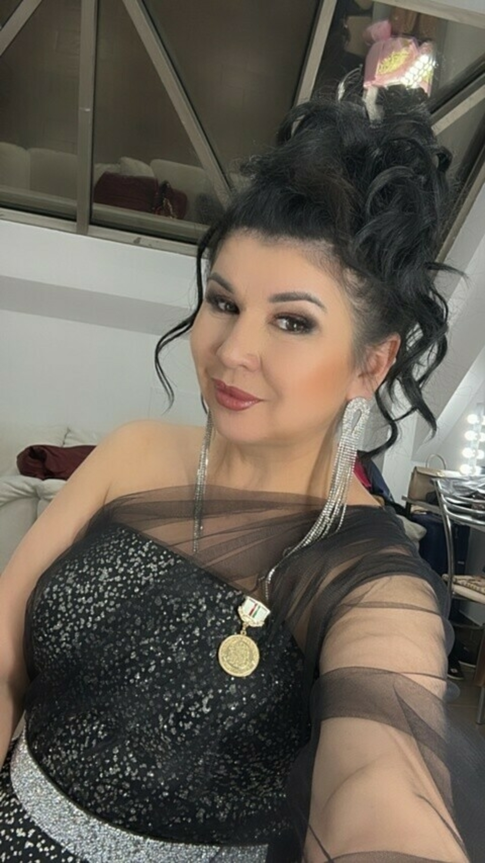 "Иренең ямьсез, җырлый белмисең, тазасың..."