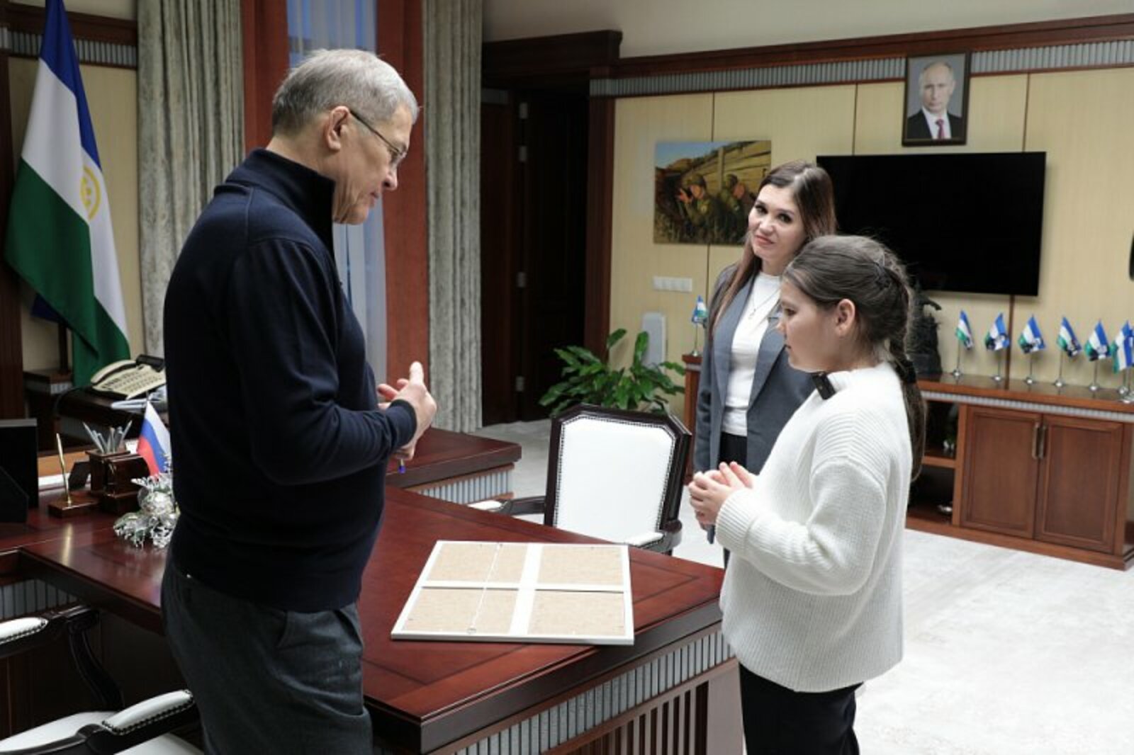 Алар Радий Хәбировның кабинетында булырга хыялланган...