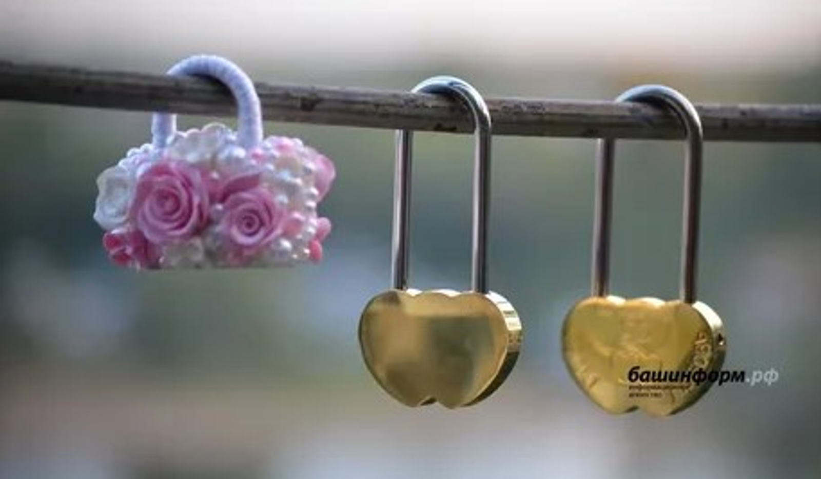 "Хатынын кызганам..."