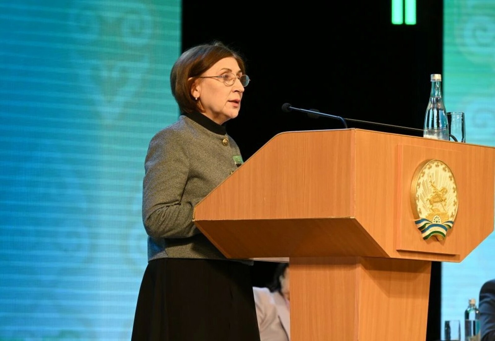 Хезмәттәшебезне ихлас котлыйбыз!