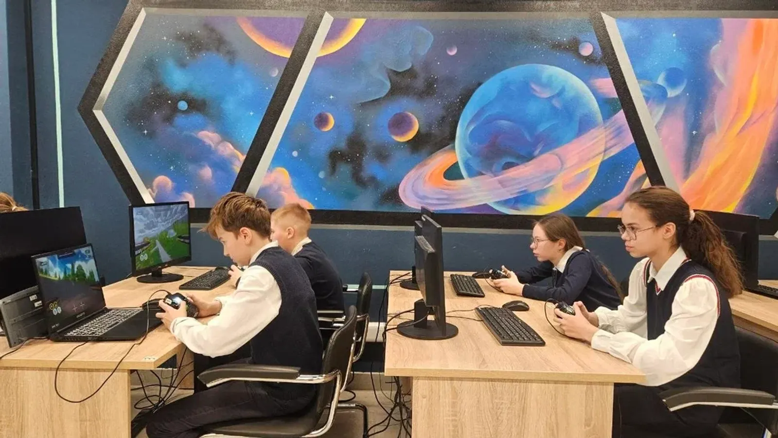 Вузара студентлар кампусында космос атналыгы үтте