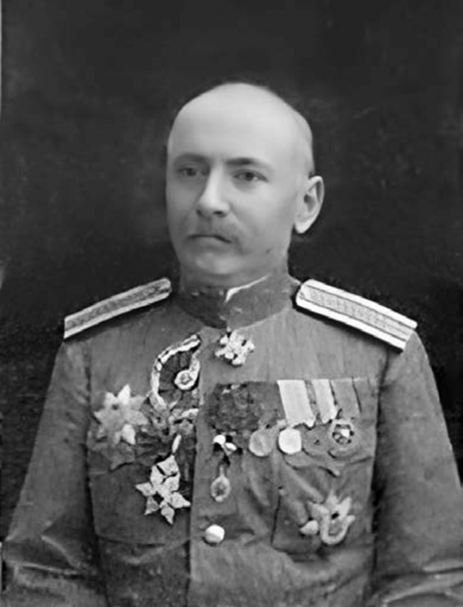 Кардәш халыклар аңа мең рәхмәтле