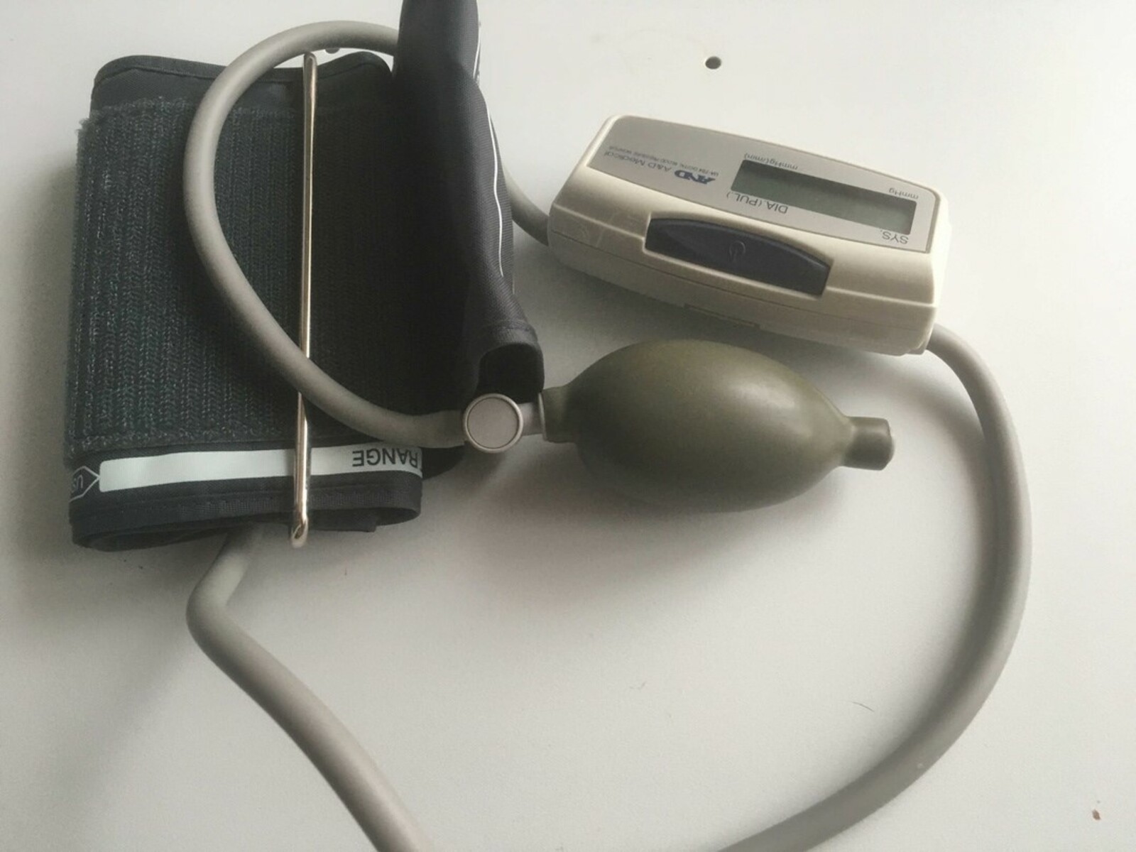 Кан басымы төшерү өчен бер ноктага басу җитә!