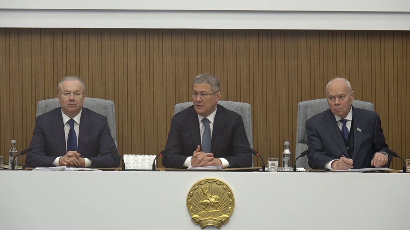 "Намуслы кеше һәм яхшы министр..."