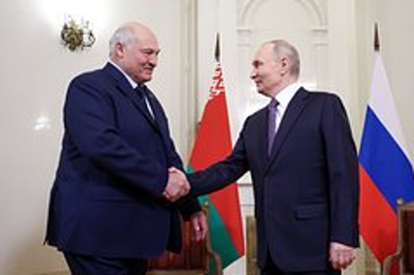 Путин белән Лукашенко бер-берсен бәйрәм белән тәбрикләде