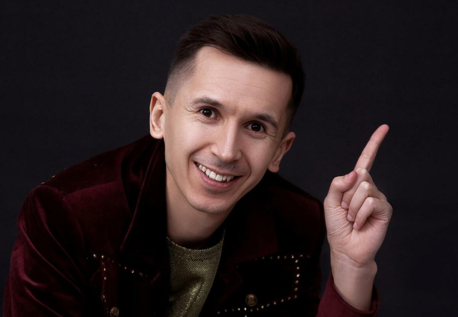 "Акча баса торган машинкам бар..."