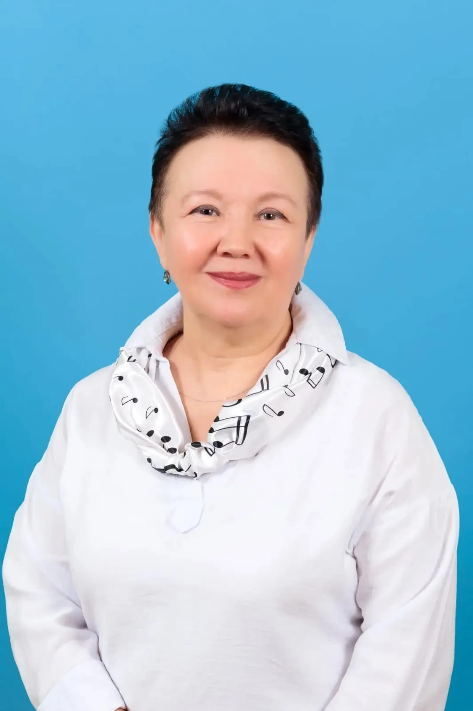 Аның кулында серле ишек ачкычы